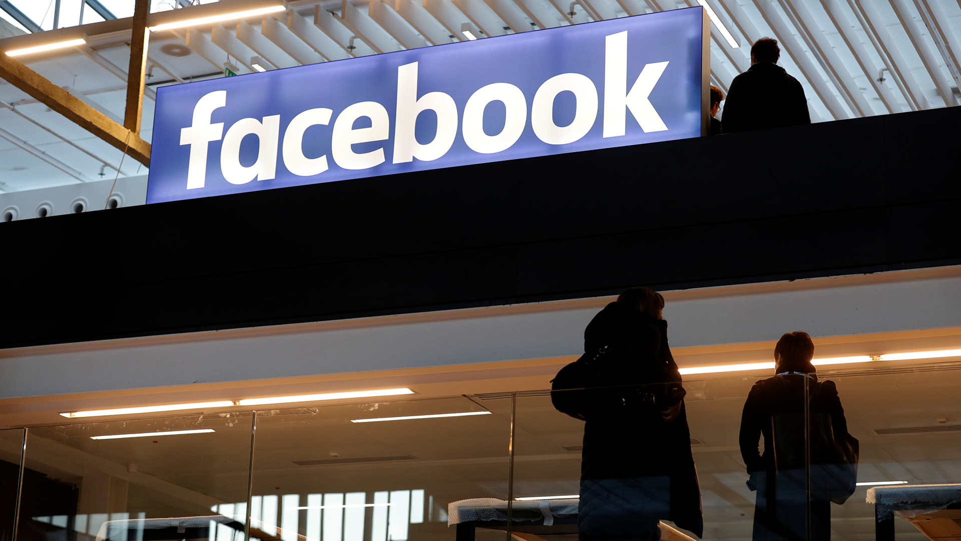 Facebook bloqueará la publicidad de las páginas que compartan noticias falsas