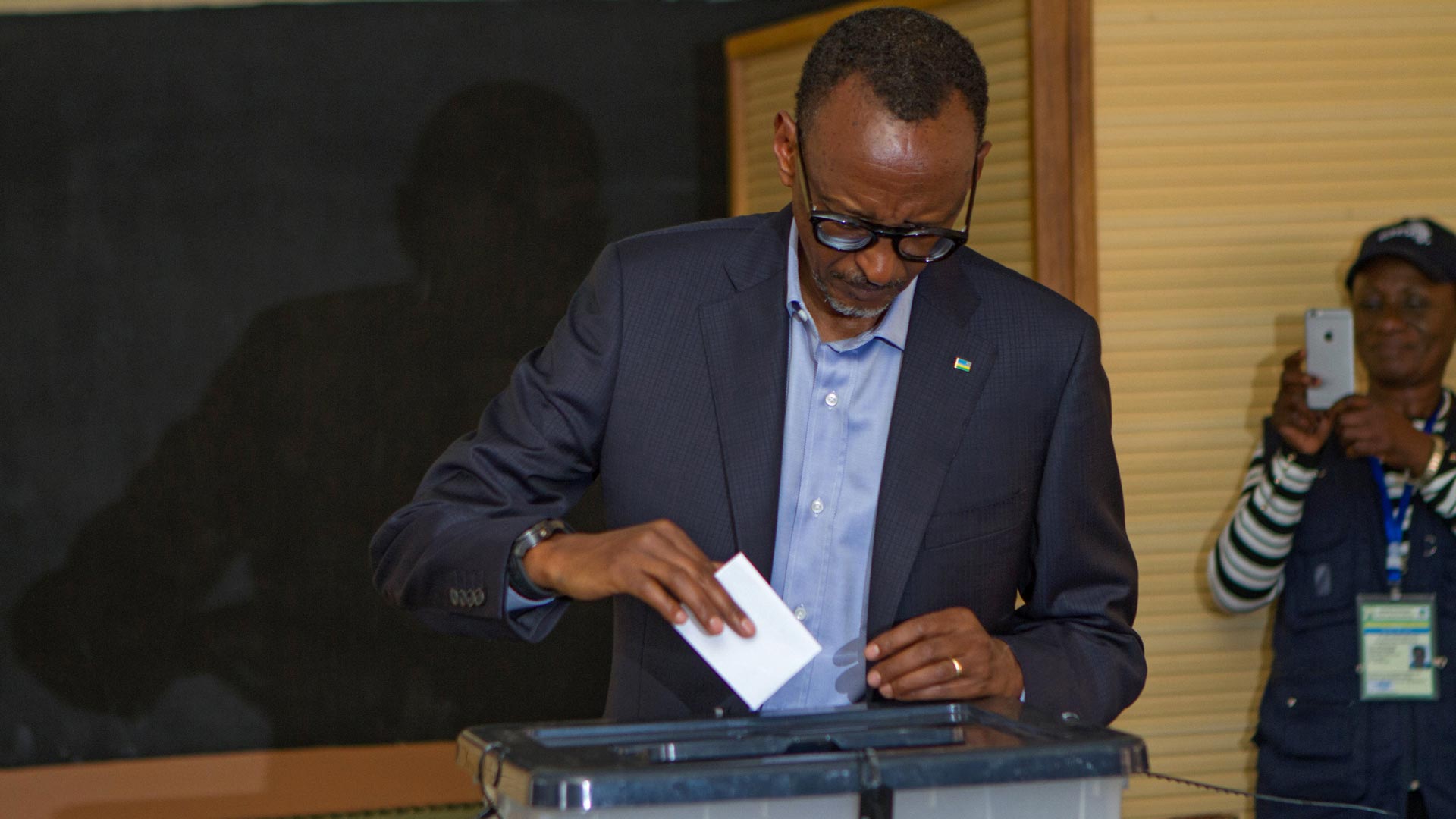 Kagame es reelecto en Ruanda con una victoria aplastante