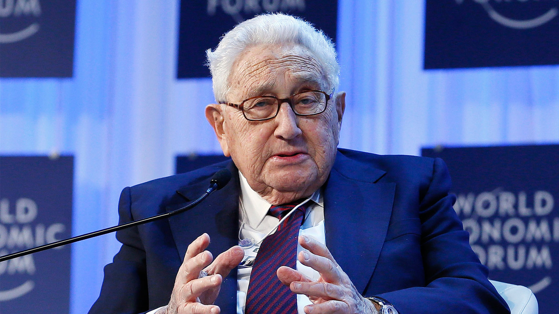 Kissinger teme que la destrucción del Estado Islámico derive en un "imperio radical iraní"