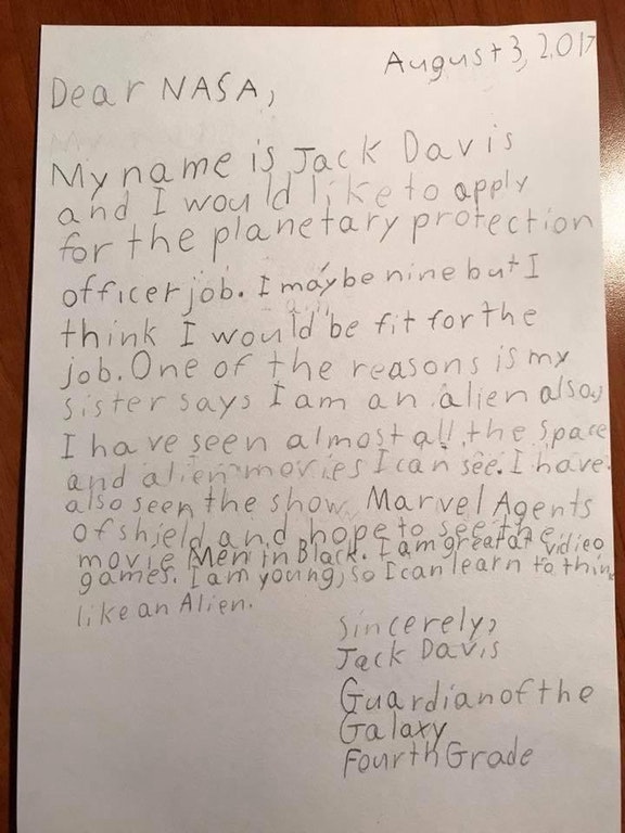 La emotiva carta de un niño a la NASA para proteger al mundo de los alienígenas