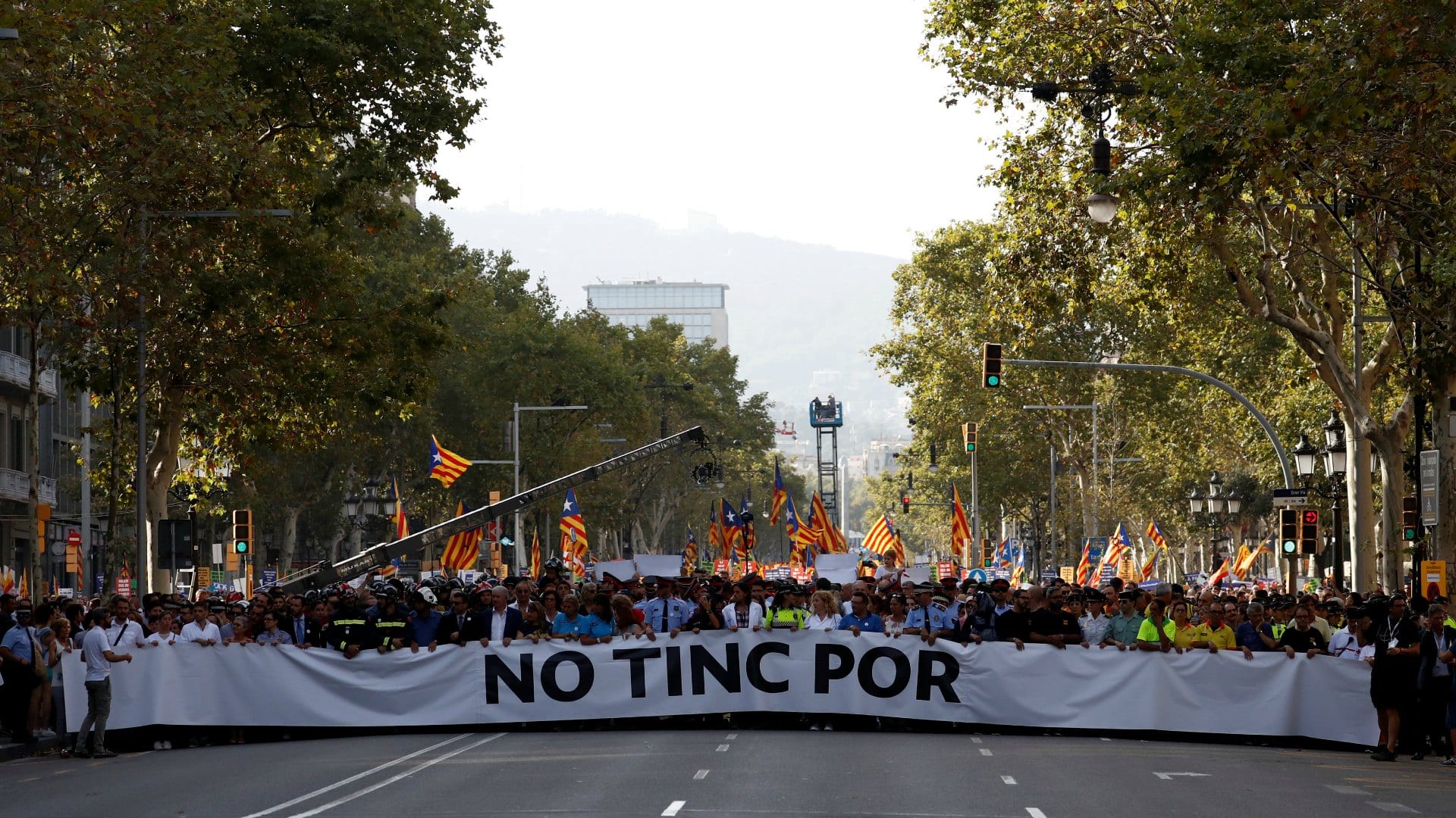La manifestación de Barcelona contra el terrorismo, en imágenes 12