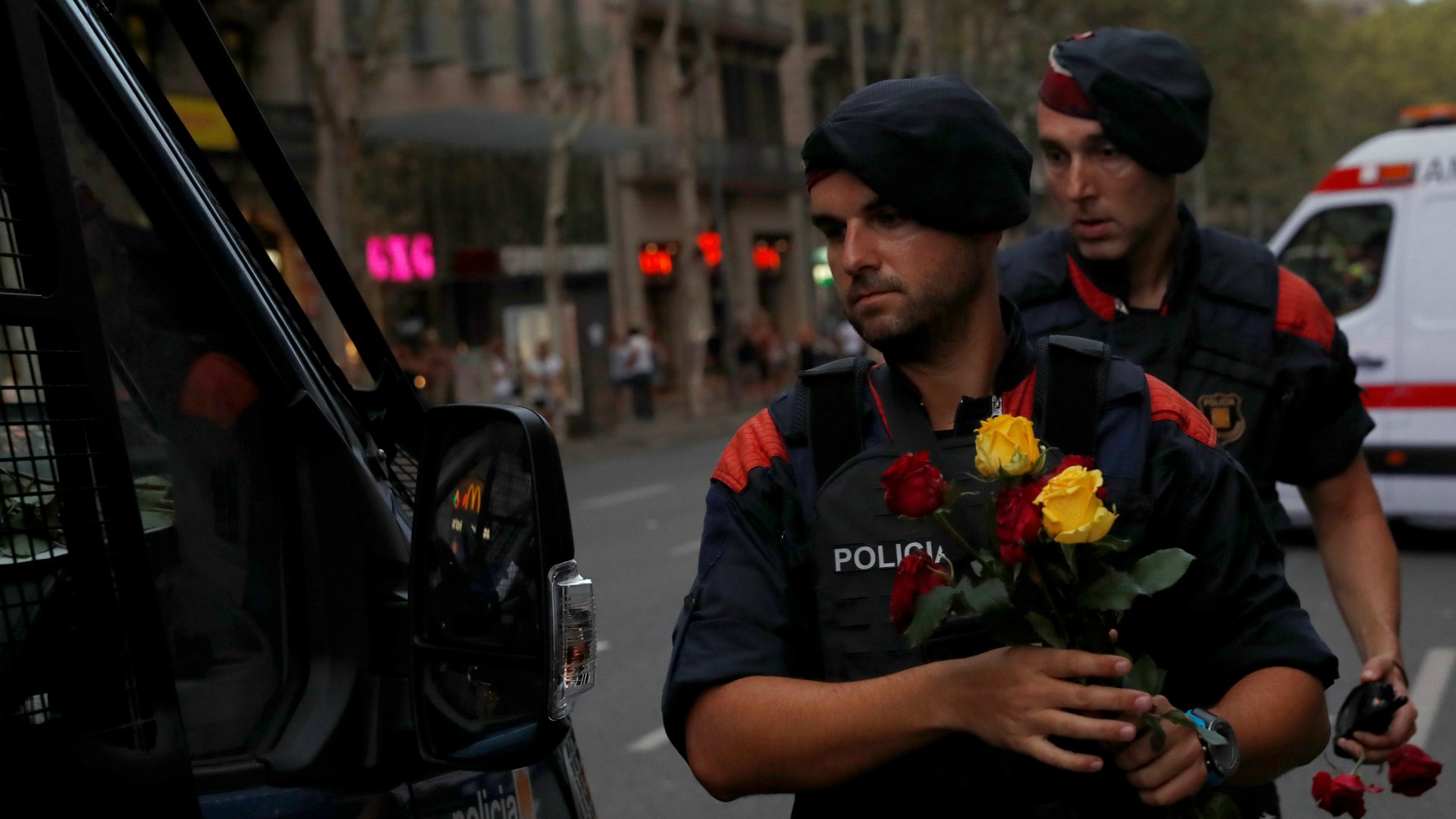 La manifestación de Barcelona contra el terrorismo, en imágenes 18