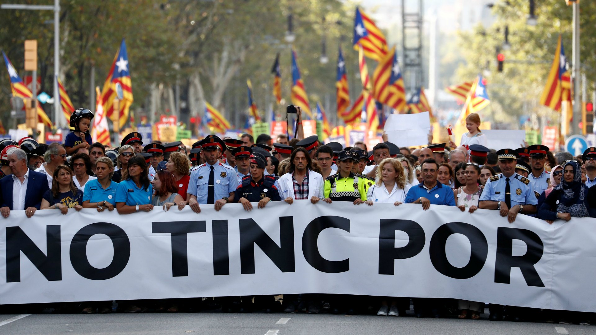 La manifestación de Barcelona contra el terrorismo, en imágenes