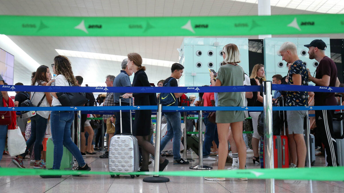 Las detenciones de personas ebrias aumentan un 50% en los aeropuertos británicos