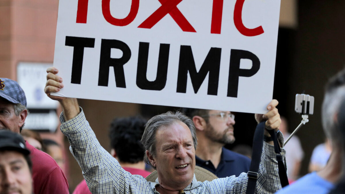 Las manifestaciones anti-Trump sacuden a Arizona