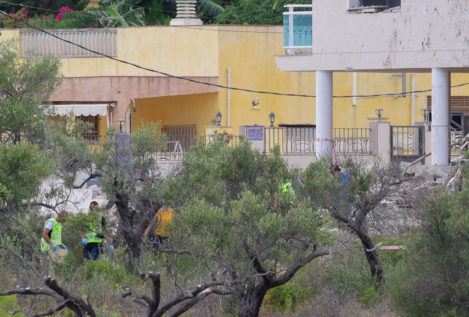 Los Mossos encuentran un cinturón de explosivos en los escombros de Alcanar