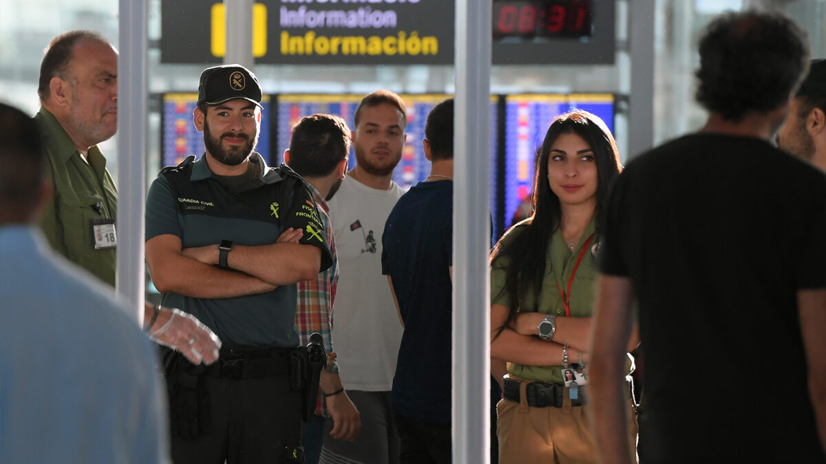 Los trabajadores de Eulen suspenden la huelga en El Prat tras el atentado de Barcelona