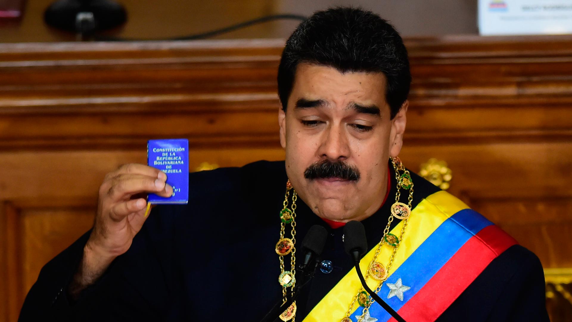 Maduro asegura que "por las buenas o por las malas" dialogará con la oposición
