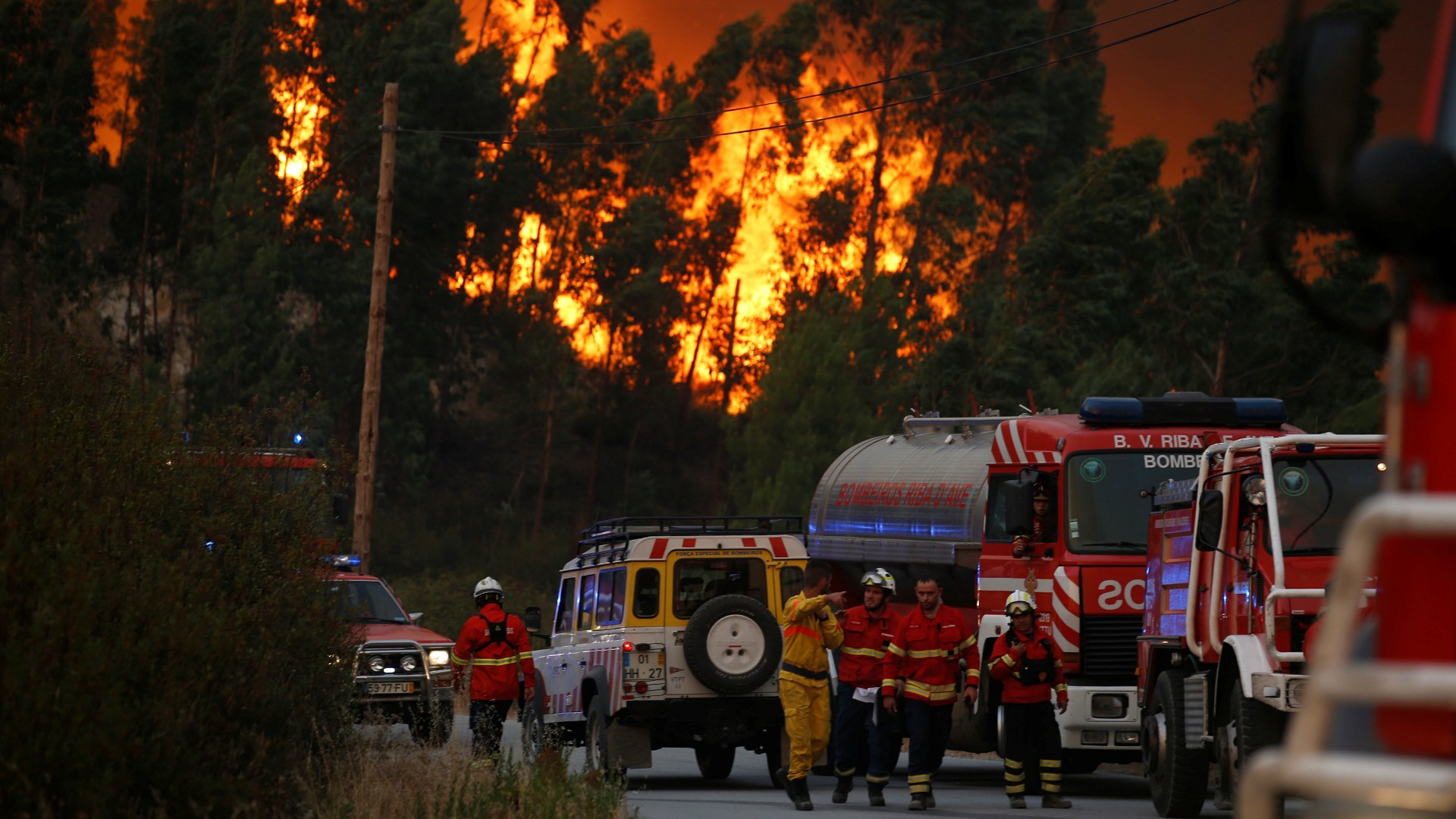 Portugal pide ayuda extranjera para afrontar su récord de incendios
