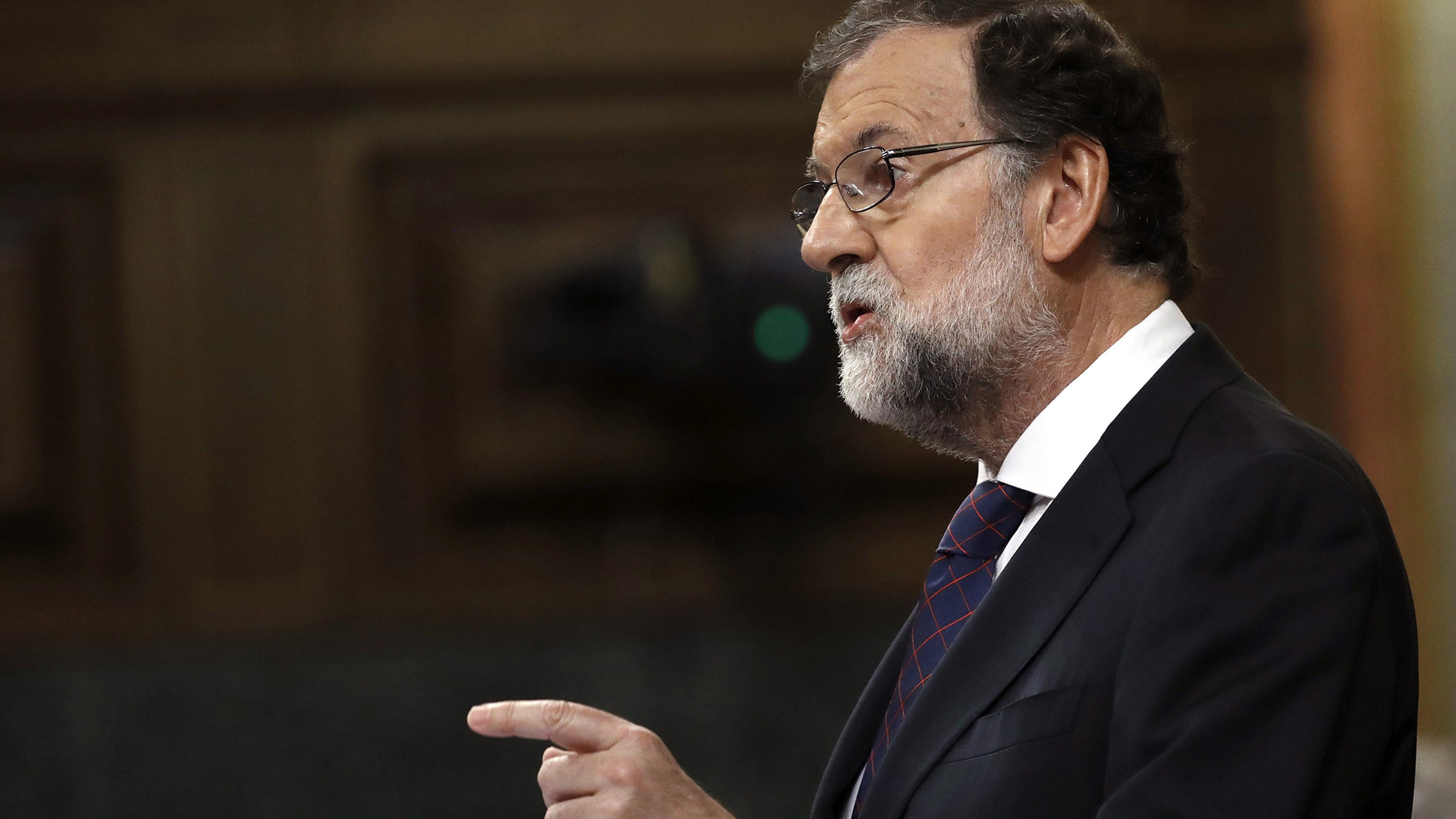 Rajoy evita hablar de Gürtel y reta a la oposición a presentar otra moción de censura