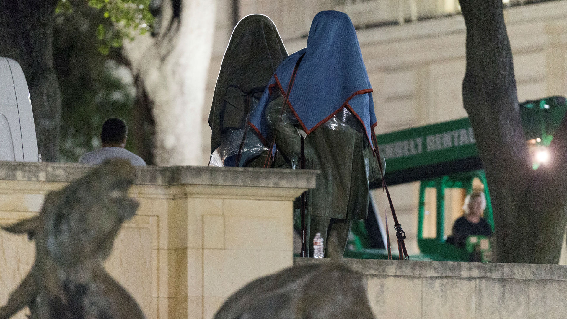 La Universidad de Texas retira los monumentos de los confederados