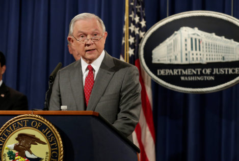 Sessions asegura que cuatro personas han sido imputadas en EEUU por filtraciones