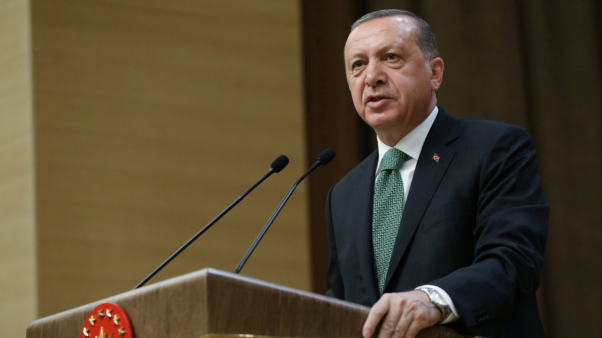 Turquía despide a 928 funcionarios y cierra dos periódicos prokurdos