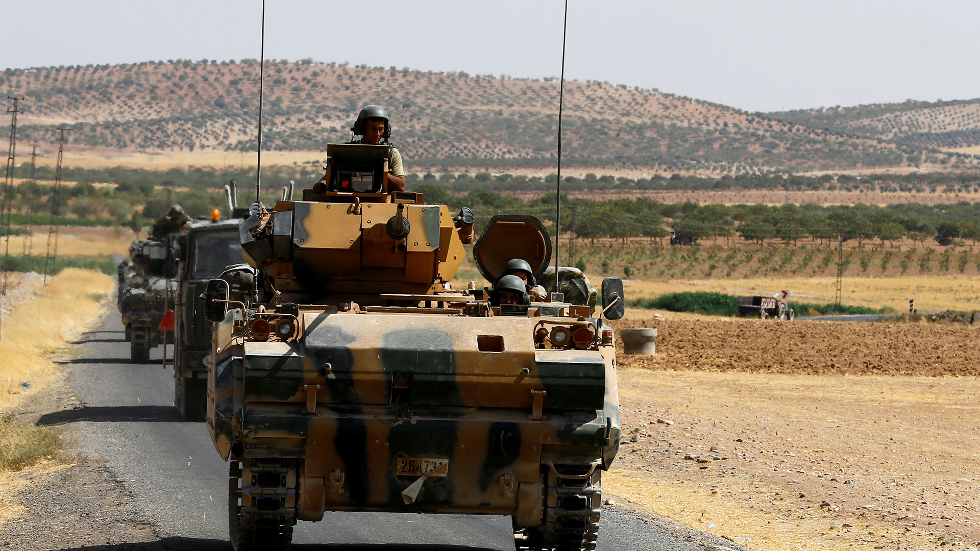 Turquía refuerza su presencia militar en la frontera siria