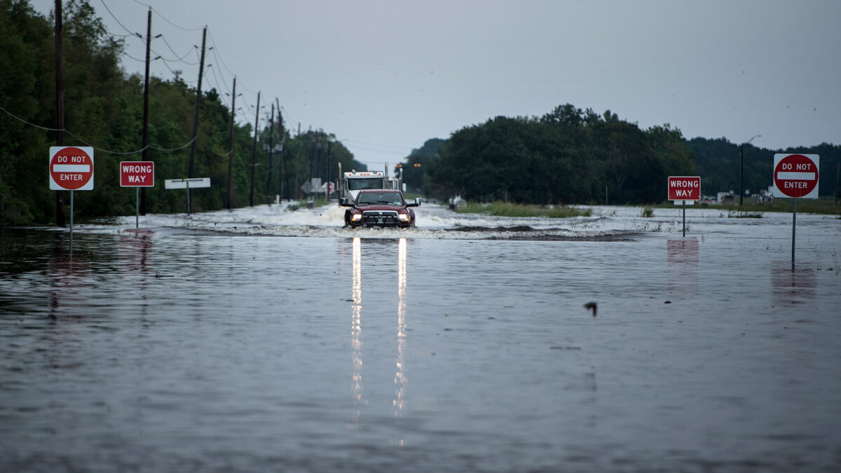 Una planta química en Texas sufre dos explosiones debido a la tormenta Harvey