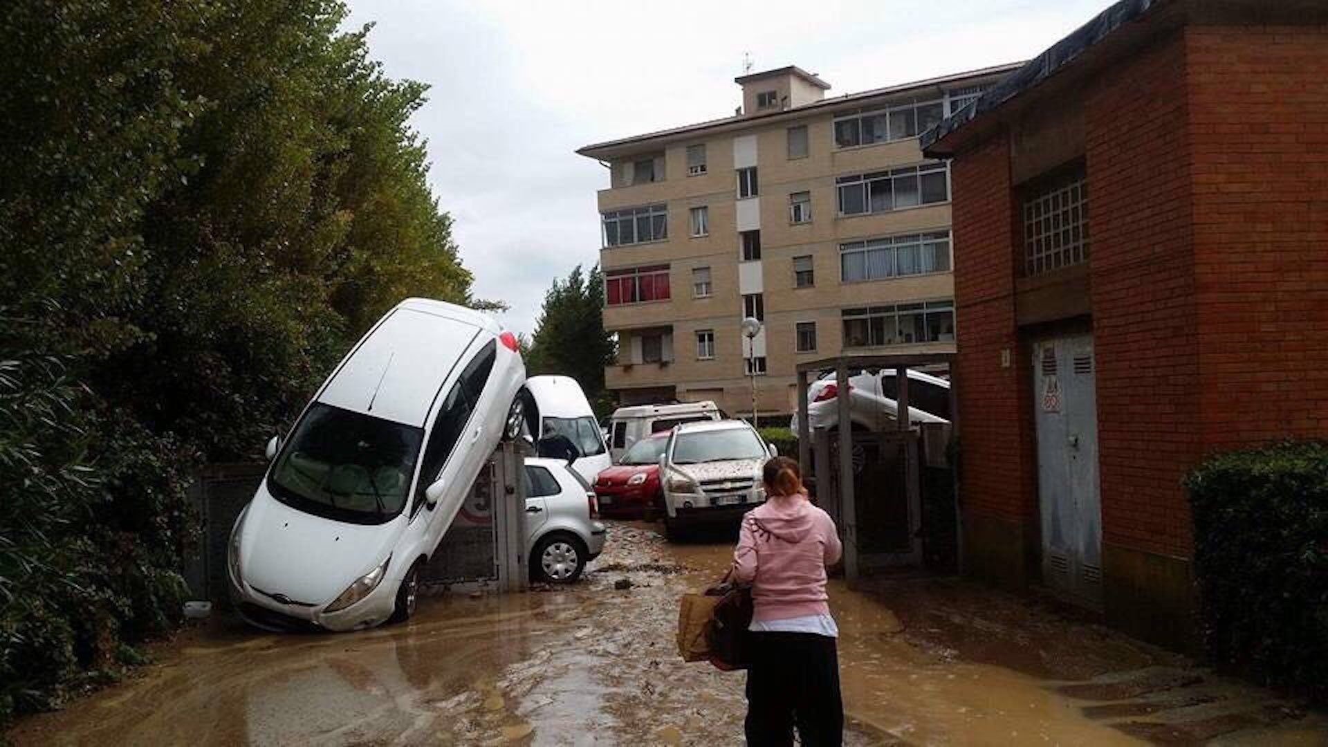 Al menos seis muertos por las lluvias torrenciales en la Toscana