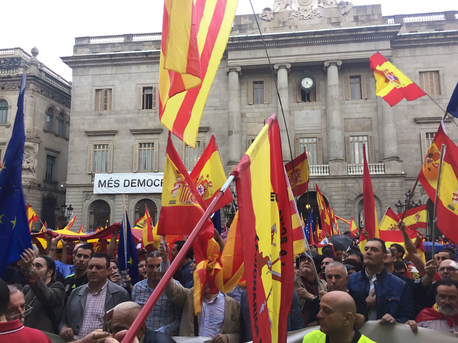 Barcelona se manifiesta a favor de la unidad de España a horas del 1-O 1