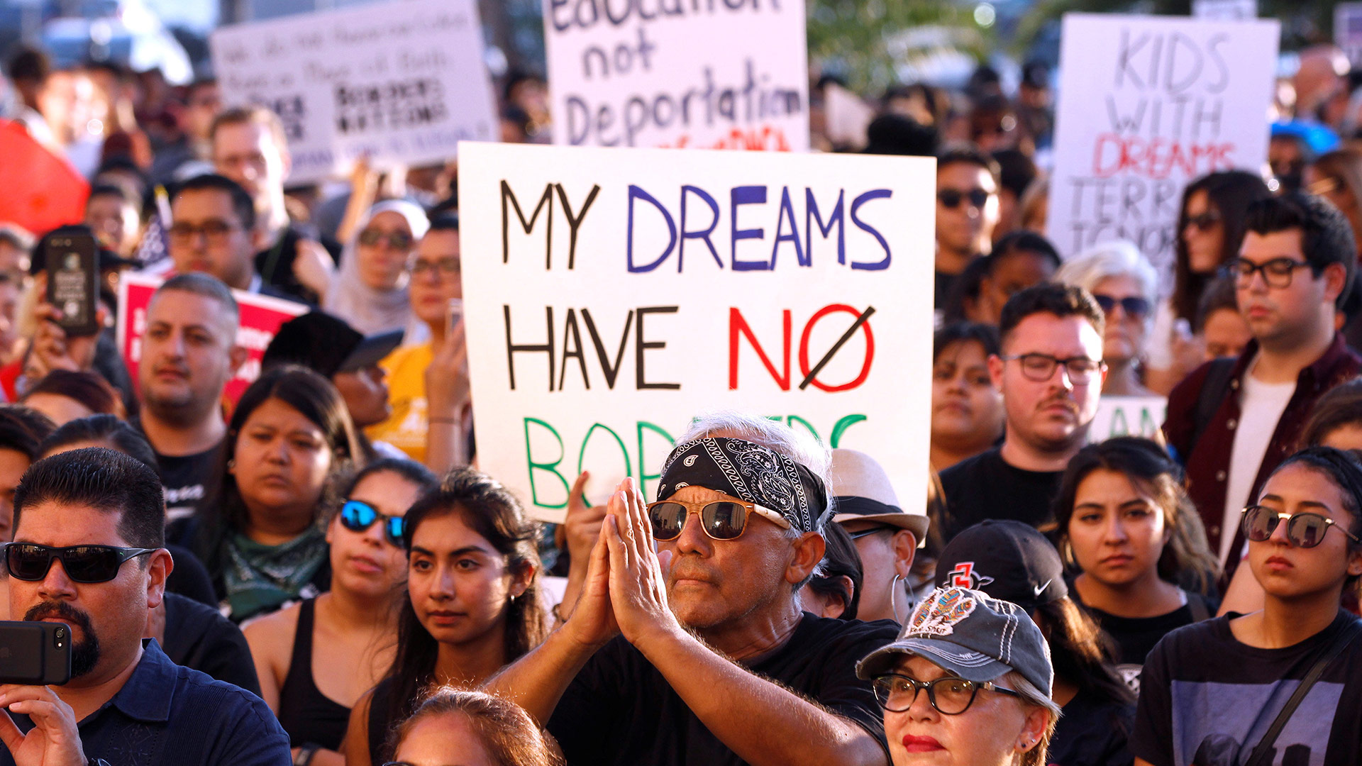 California promete «usar todo su poder» para defender a los ‘dreamers’