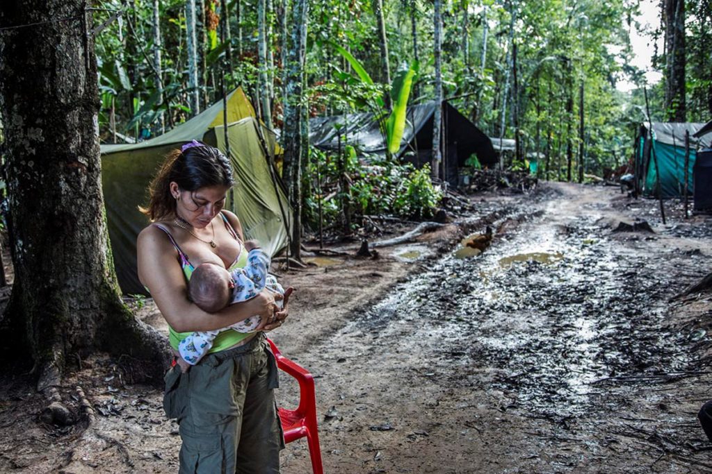 Catalina Martín-Chico: “Los bebés, los perros y los móviles son el símbolo de la paz en Colombia” 3