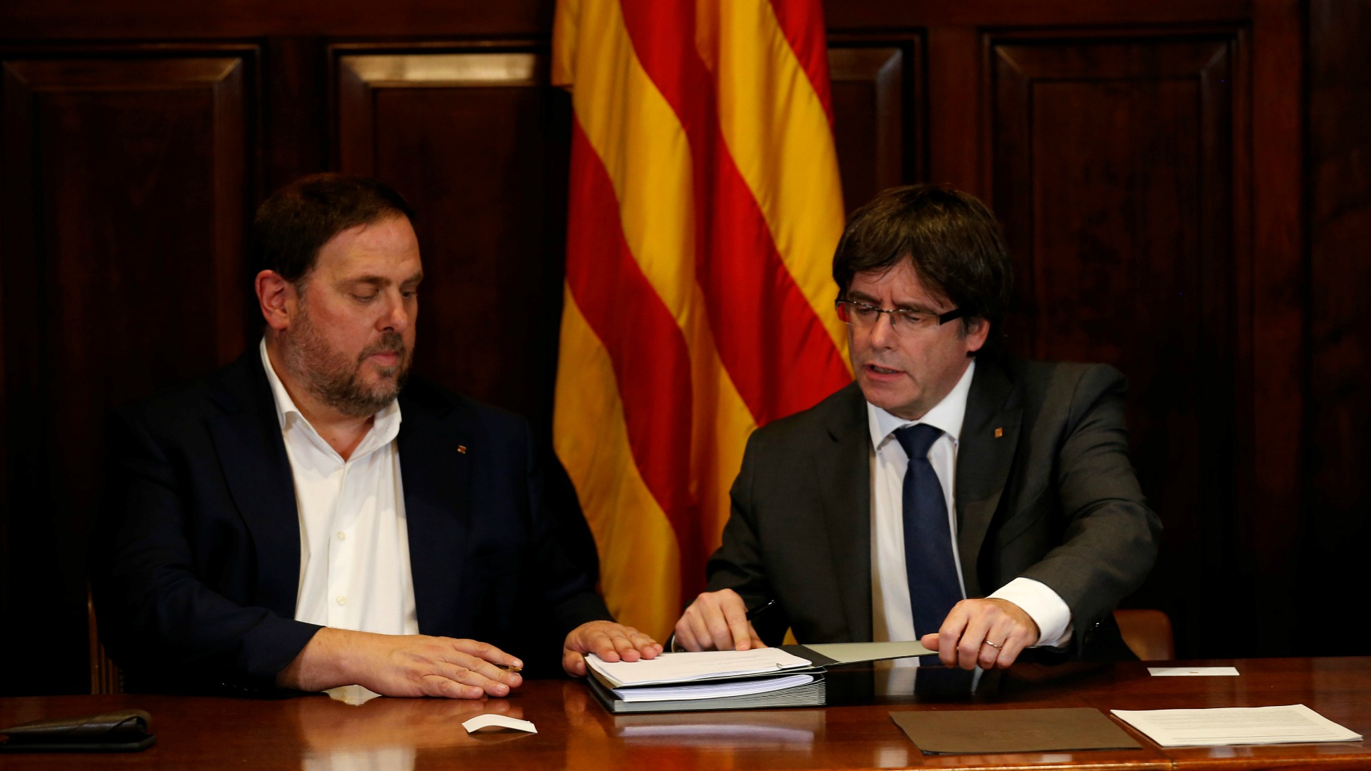 Cientos de alcaldes apoyan el referéndum de autodeterminación de Cataluña