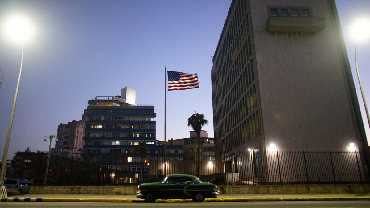 EEUU retira a la mayoría de su personal de Cuba y suspende la emisión de visados