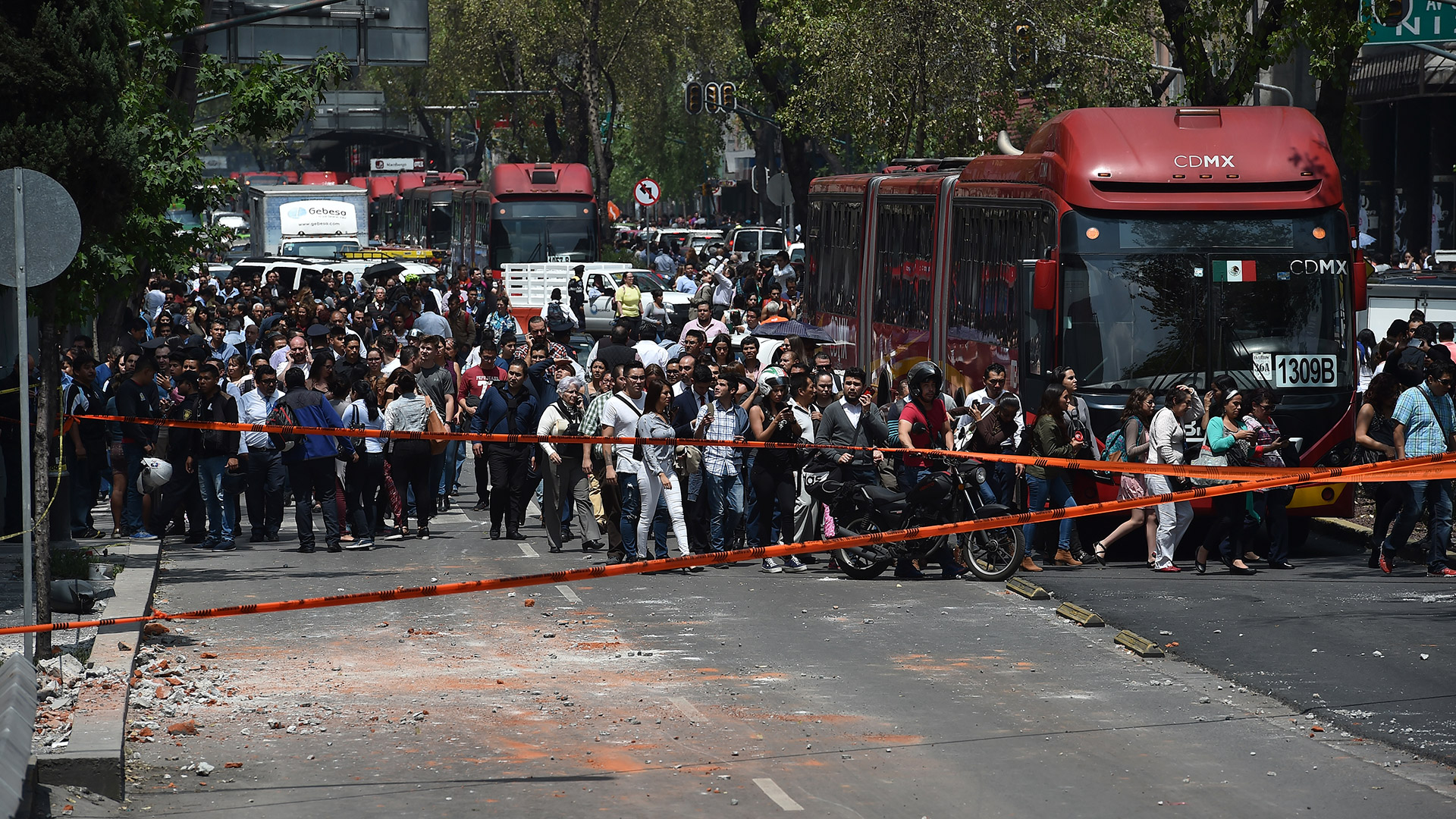 Dos terremotos de magnitud 7 sacuden México 1
