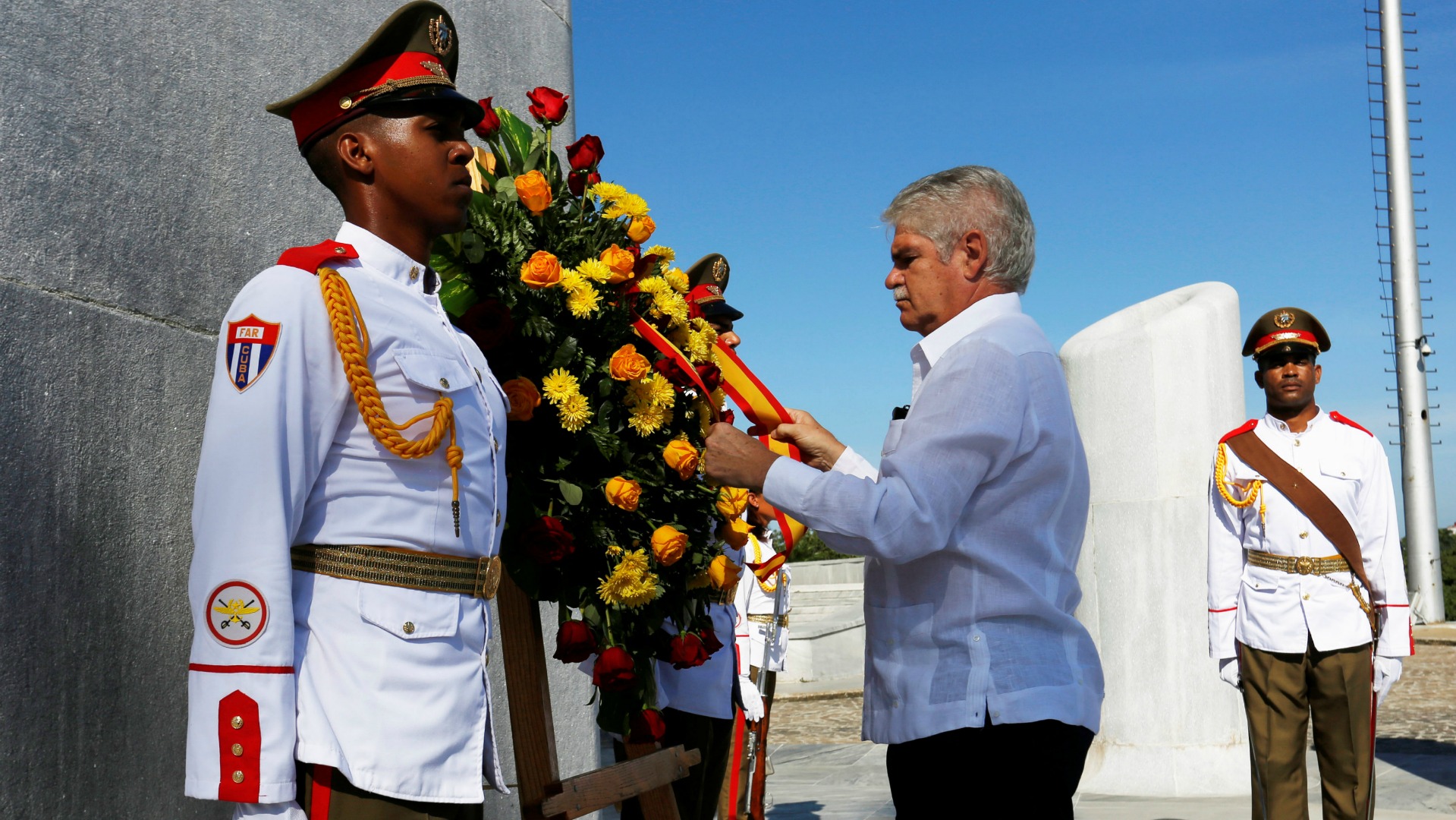 El gobierno de Rajoy prepara una visita de «alto nivel» a Cuba