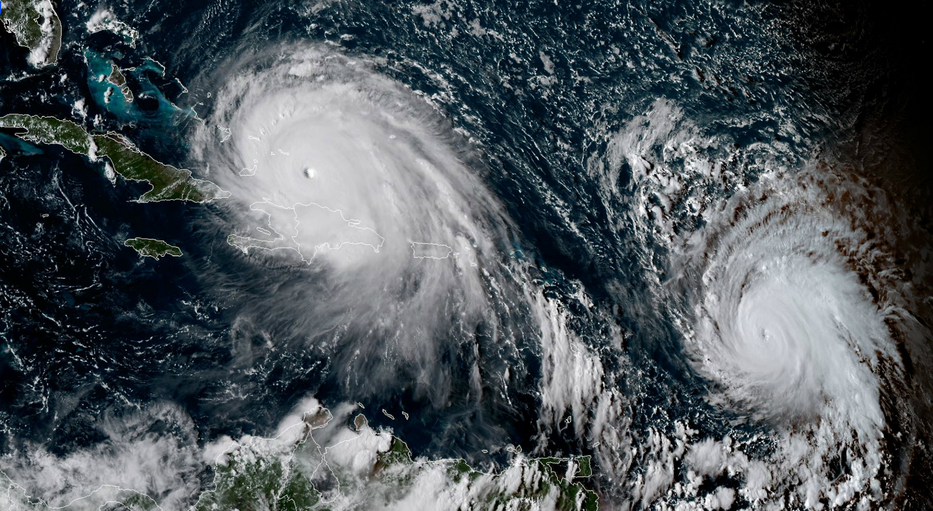 El huracán José se intensifica en el Atlántico a categoría 3 en escala de 5