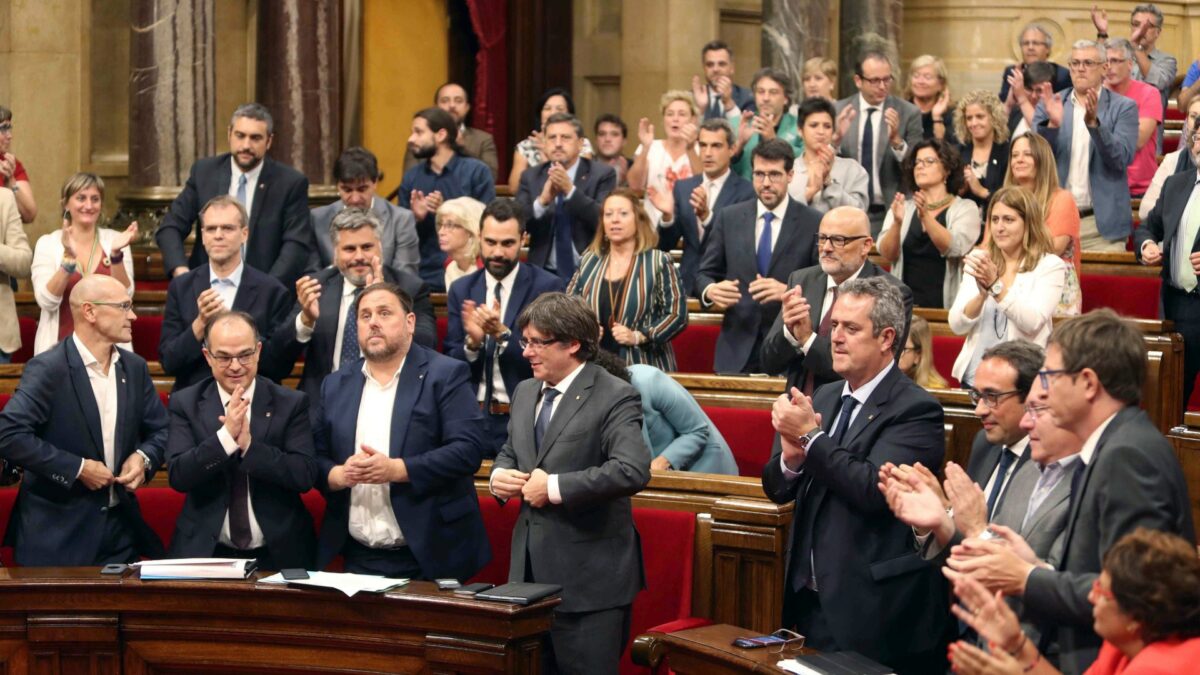 El Parlament aprueba la ley de Transitoriedad de desconexión con el resto de España