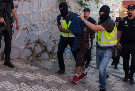 Un hermano del yihadista de las Ramblas compró un disfraz de policía