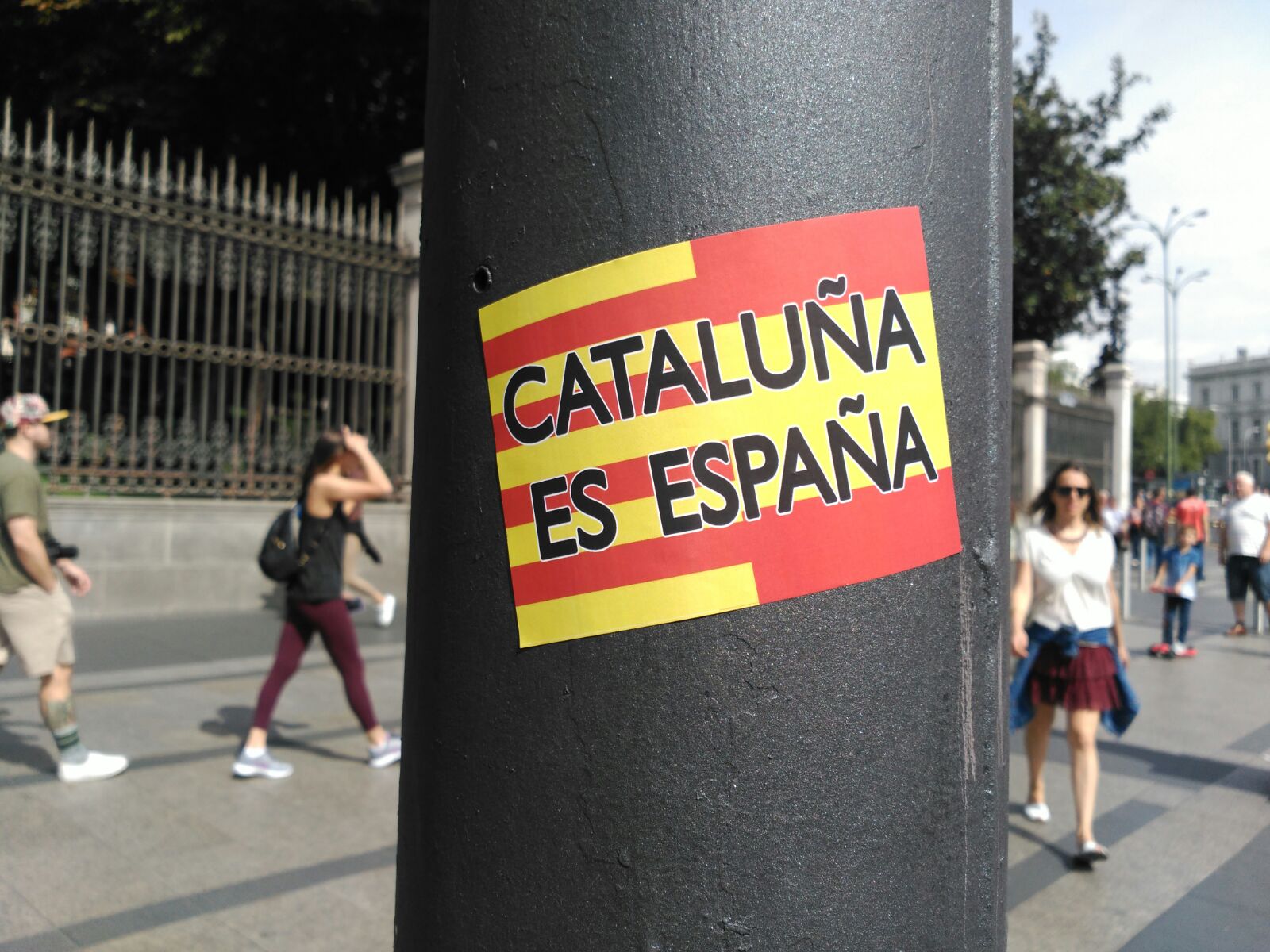 España se manifiesta en vísperas del referéndum catalán 1