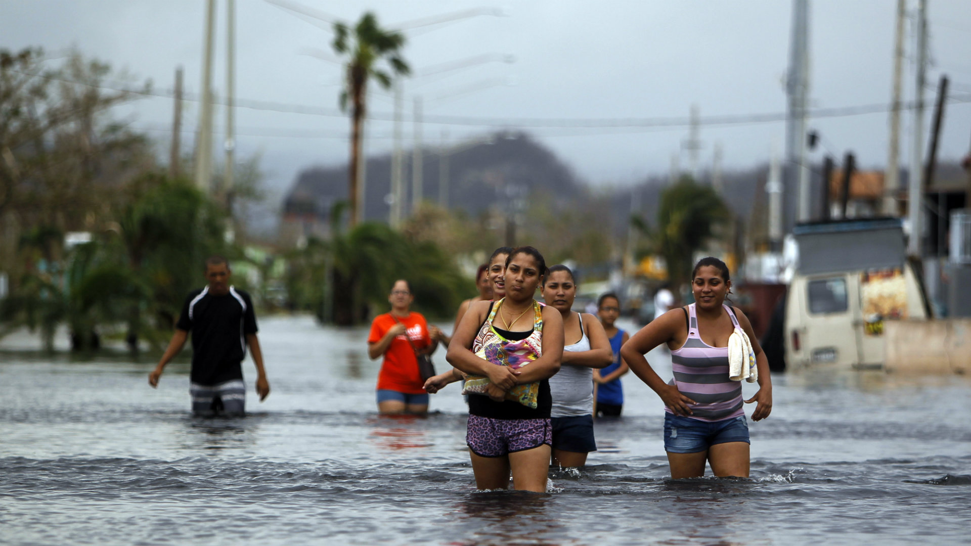 Evacúan dos pueblos en Puerto Rico por fallos en una represa