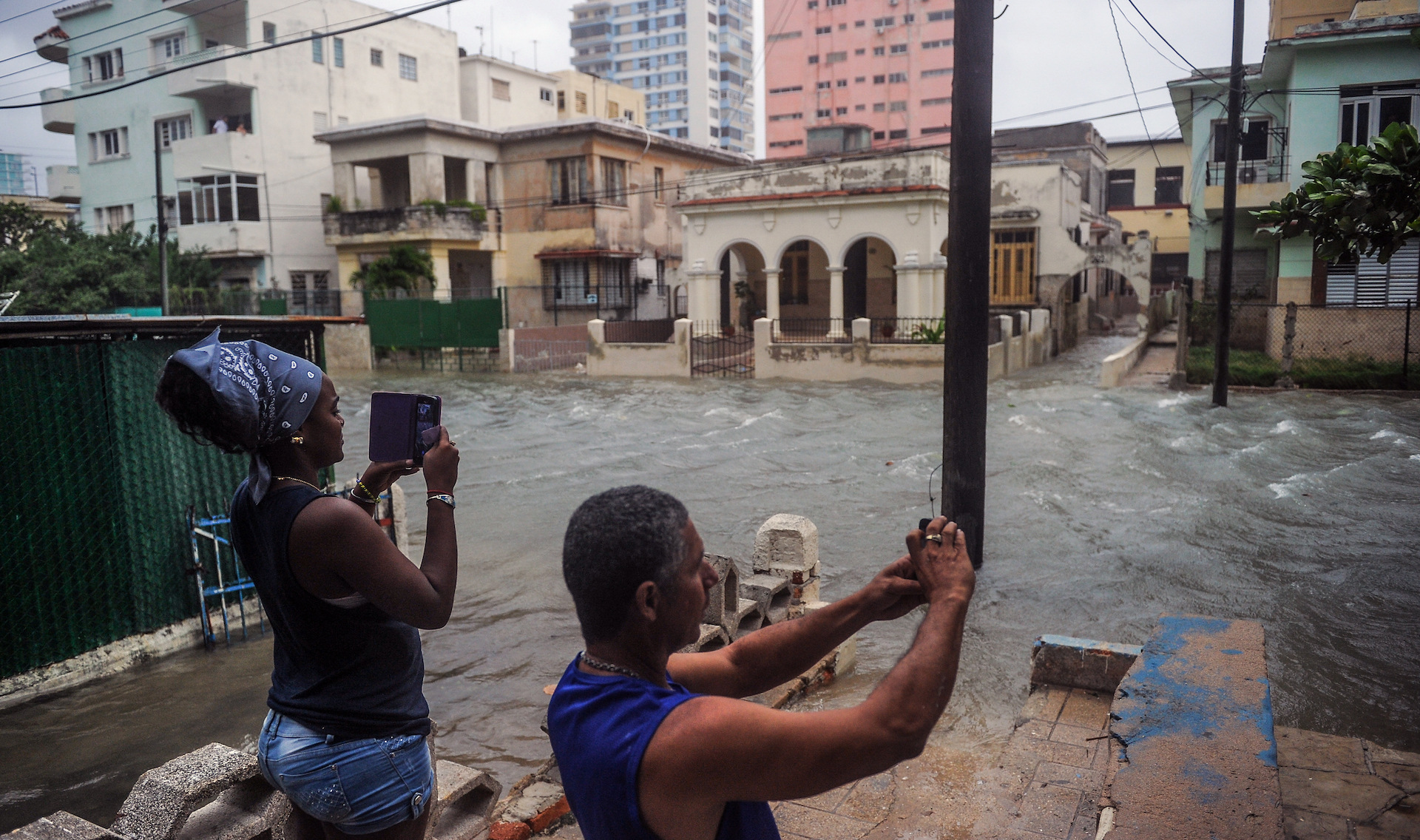 Irma se refuerza a categoría 4 en su camino a Florida