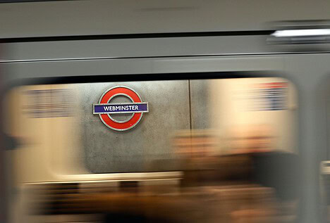 Tres líneas del Metro de Londres quedan sin servicio por un apagón