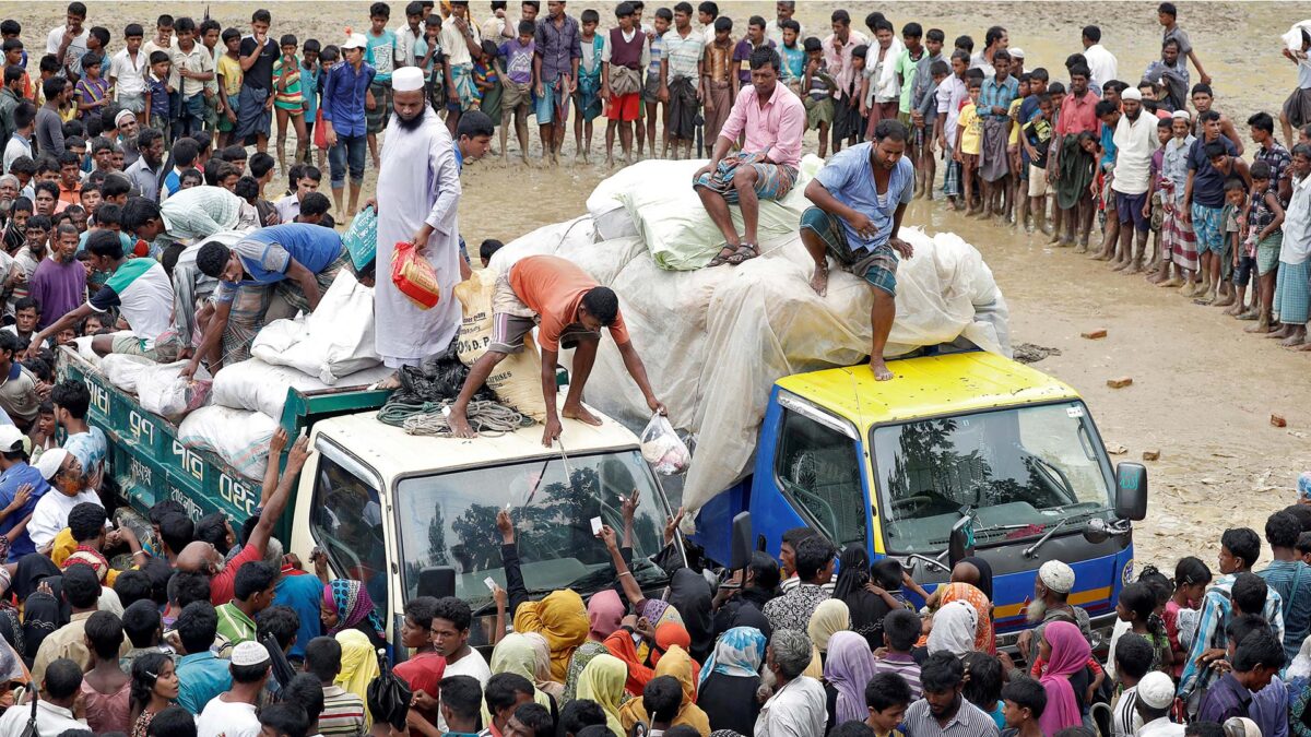 La violencia complica la llegada de la ayuda humanitaria para los rohingyas