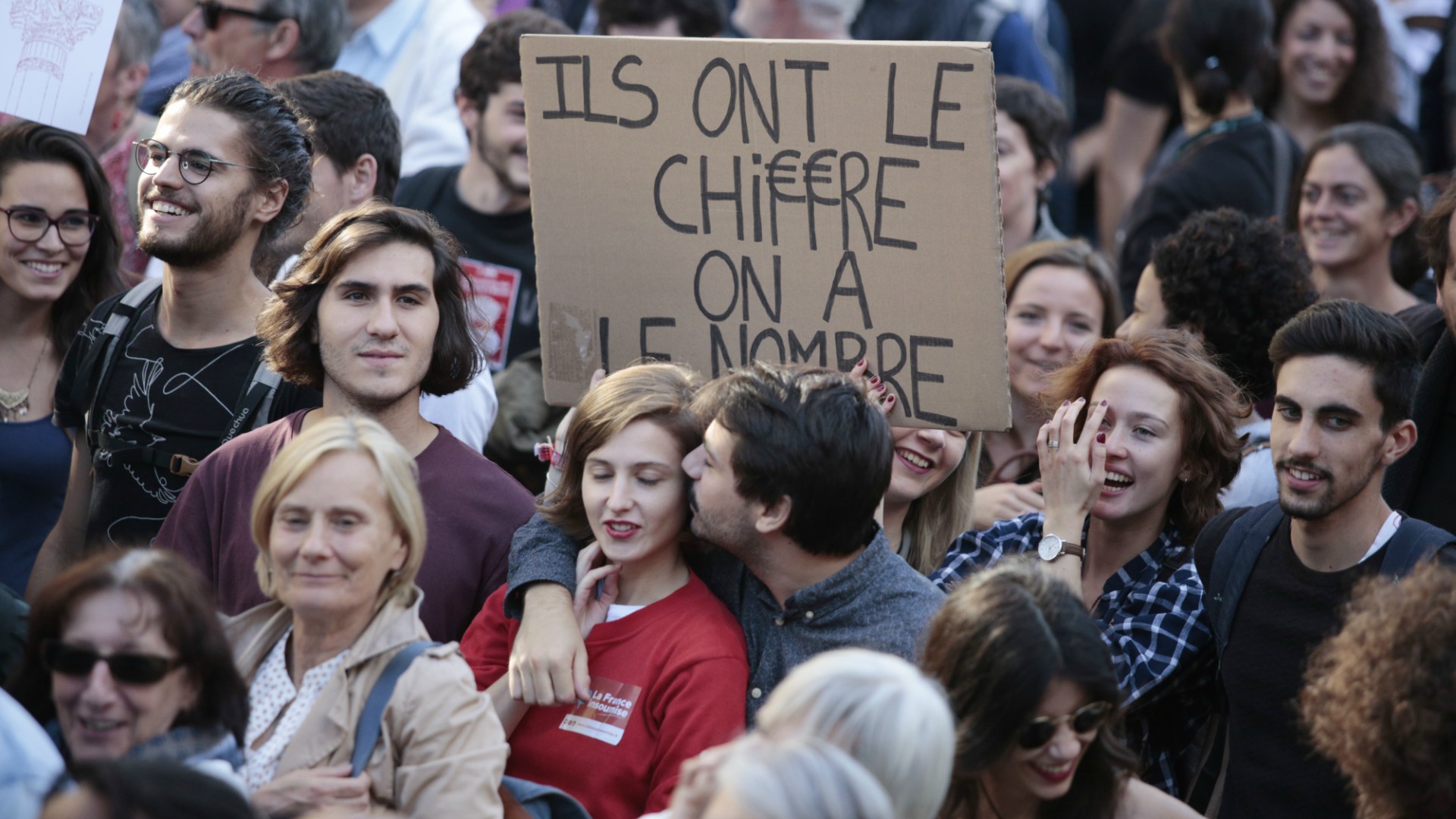 Miles de personas se manifiestan en Francia contra la reforma laboral de Macron