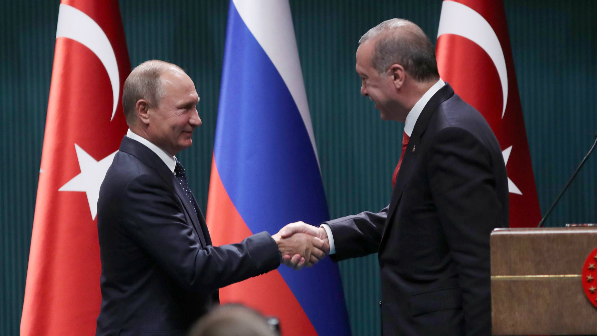 Putin promete mayor cooperación con Turquía para el alto el fuego en Siria