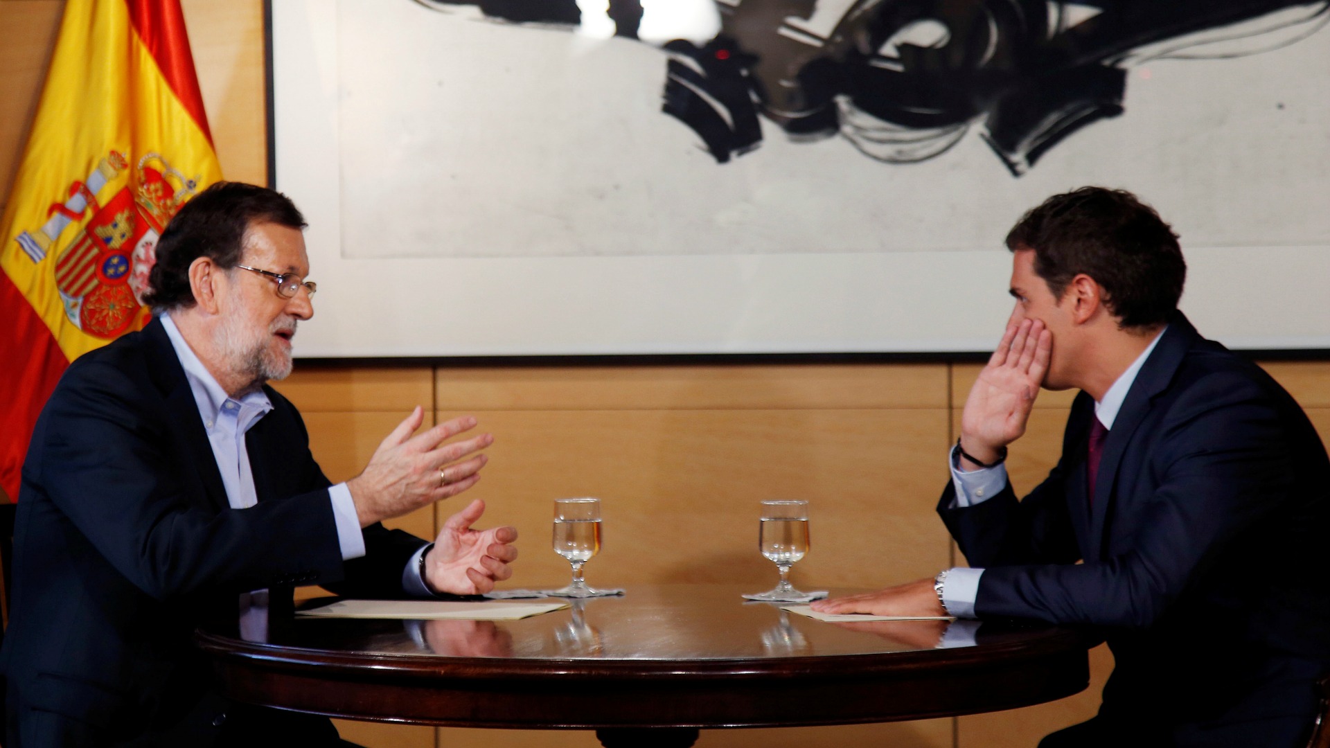 Rivera traslada su apoyo al Gobierno para frenar el “desafío soberanista” de Cataluña