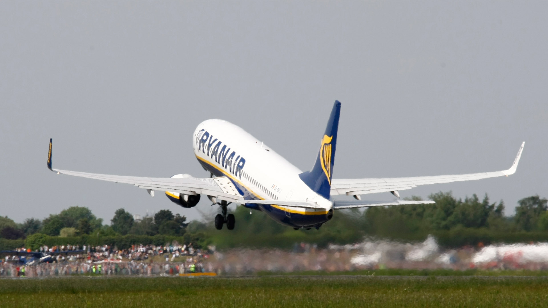 Ryanair estudia reclutar 125 nuevos pilotos para frenar la cancelación de vuelos