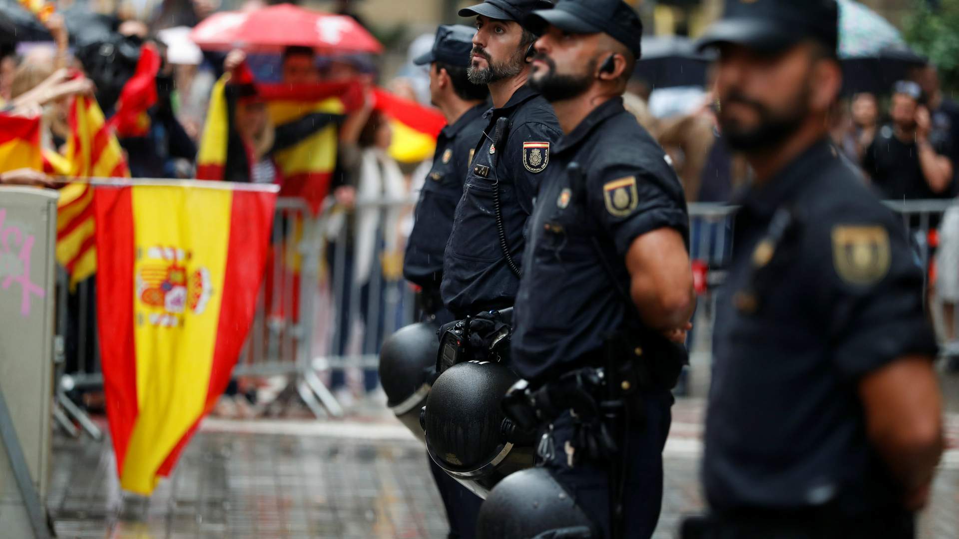 Más de 5.000 personas se manifiestan a favor de la unidad en Barcelona a horas del 1-O