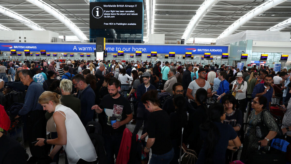 Un error informático provoca el caos en grandes aeropuertos de todo el mundo