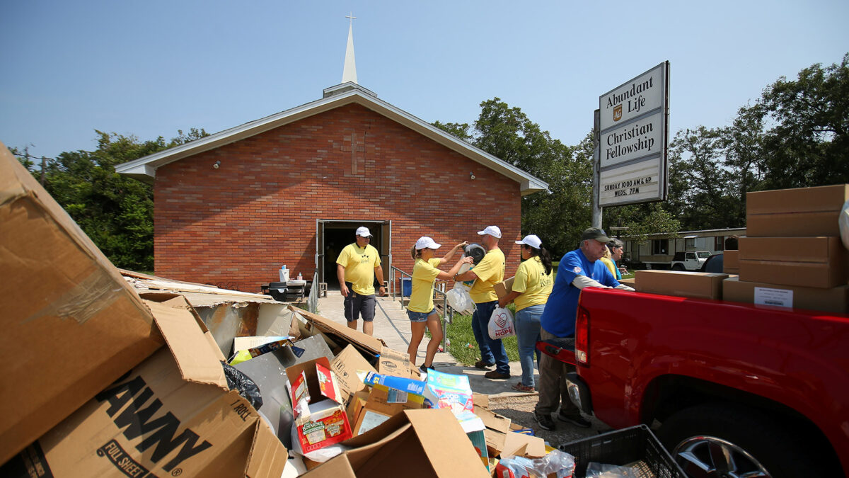 Una iglesia de Texas rechaza a una voluntaria lesbiana y judía que ayudaba a víctimas de Harvey