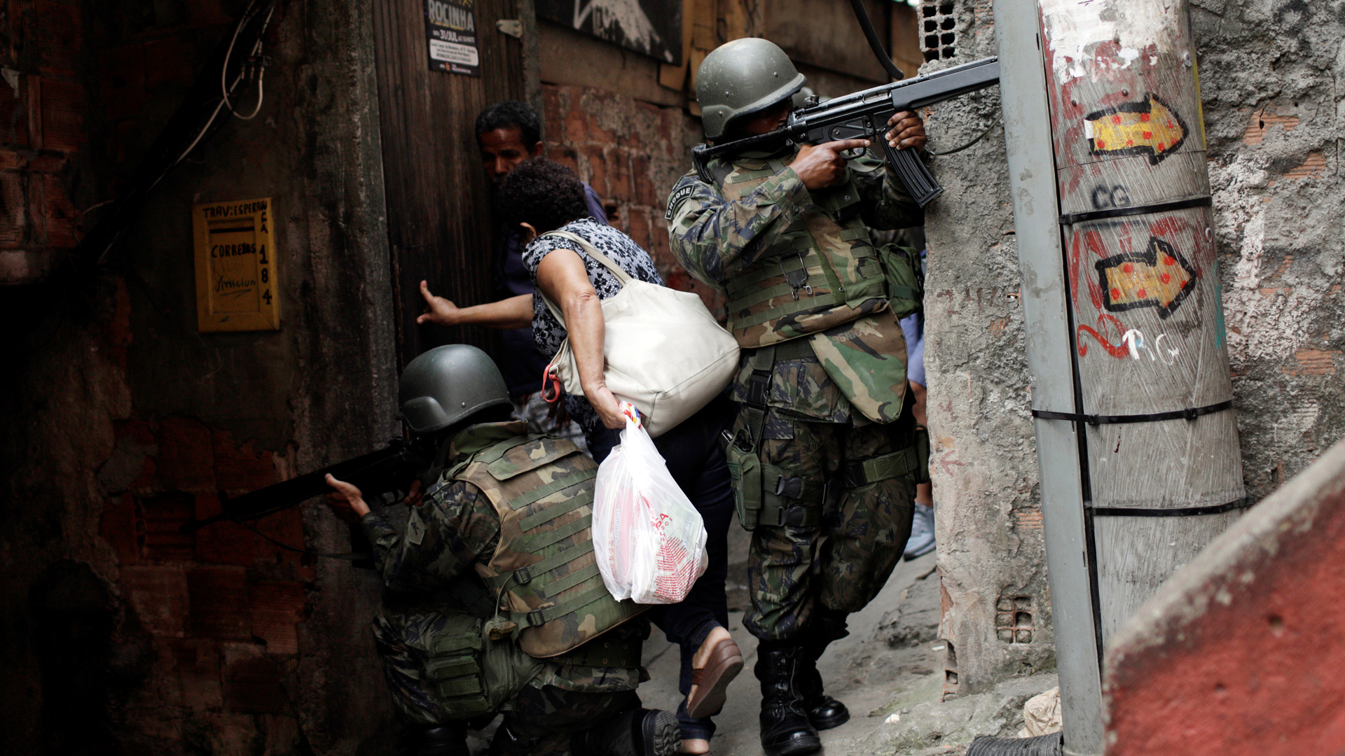 La Fuerza Nacional y la Policía lanzan una ofensiva en las favelas en Río