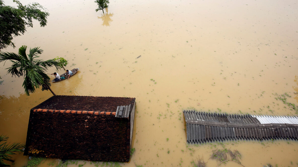 Ascienden a 54 los muertos por las inundaciones en Vietnam