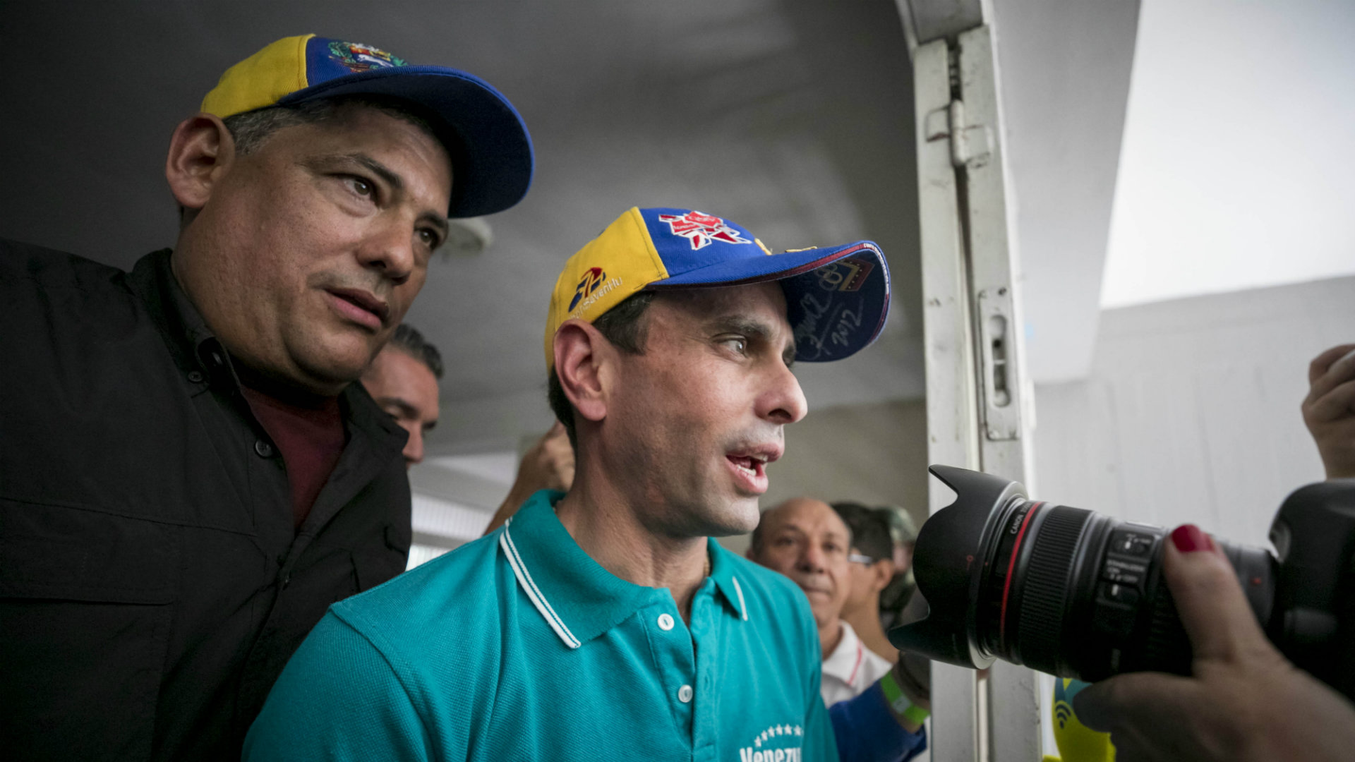 Capriles anuncia retiro de la coalición opositora tras ser juramentados gobernadores