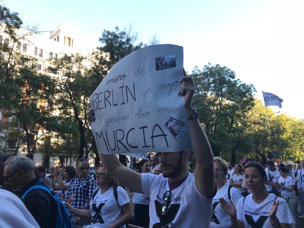 Cientos de murcianos piden en Madrid el soterramiento del AVE