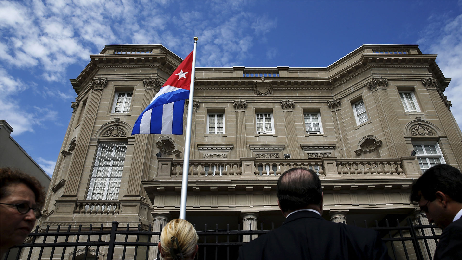 EEUU expulsa a 15 funcionarios de la embajada cubana en Washington