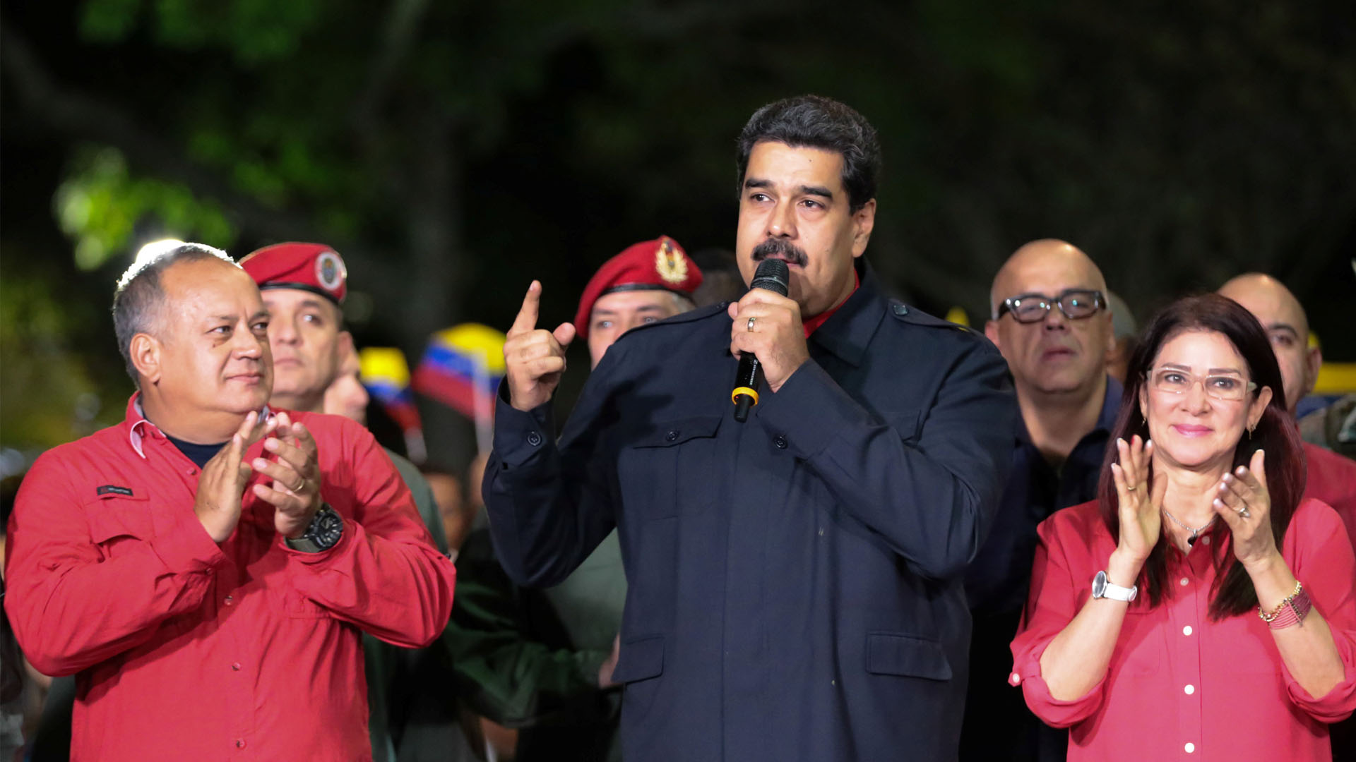 El chavismo mantiene su dominio tras la elección de gobernadores y la oposición rechaza los resultados