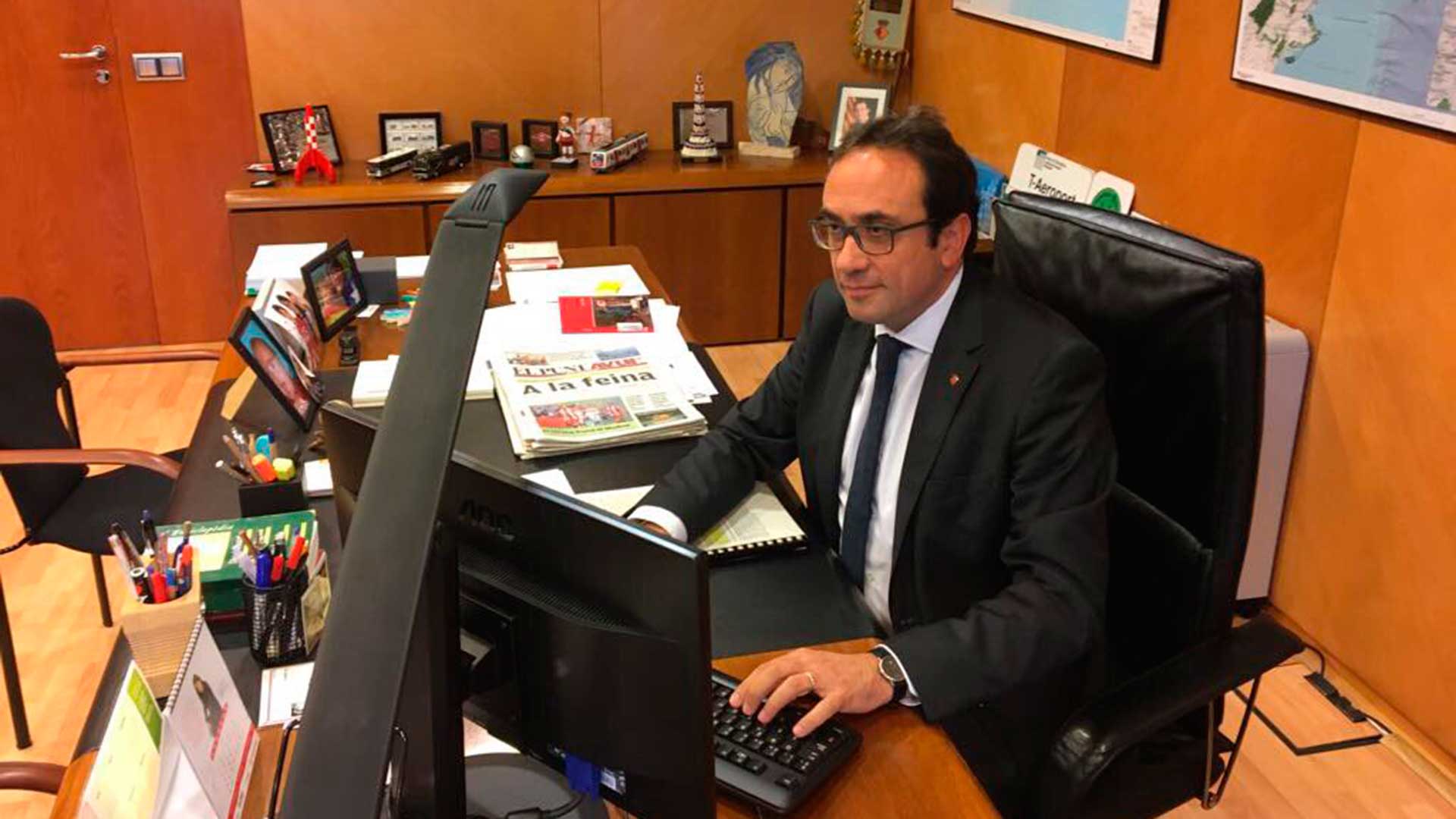 El exconseller Josep Rull desobedece el 155 y acude a su despacho a trabajar