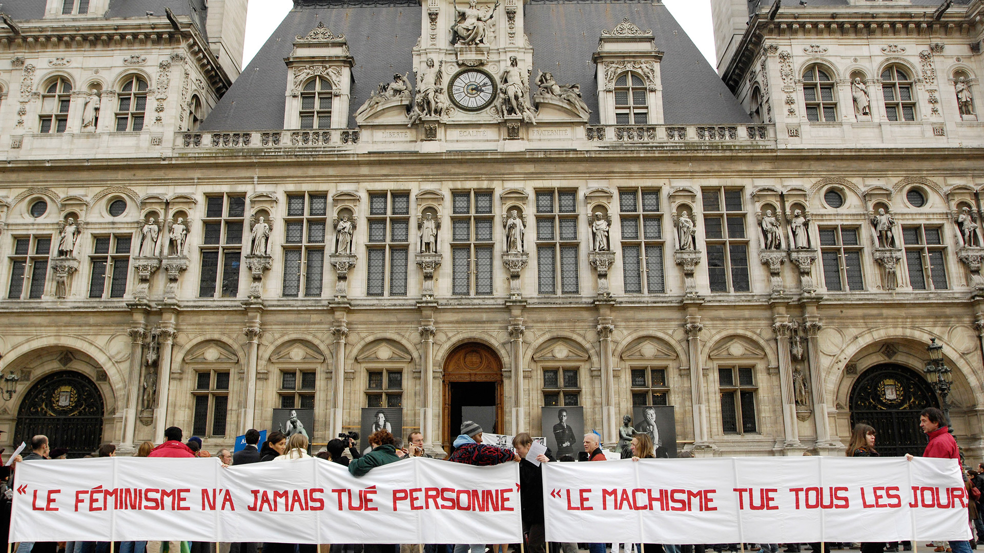 Francia quiere multar a los hombres por piropear en la calle